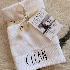 Rae Dunn Fingertip towels Set of 2